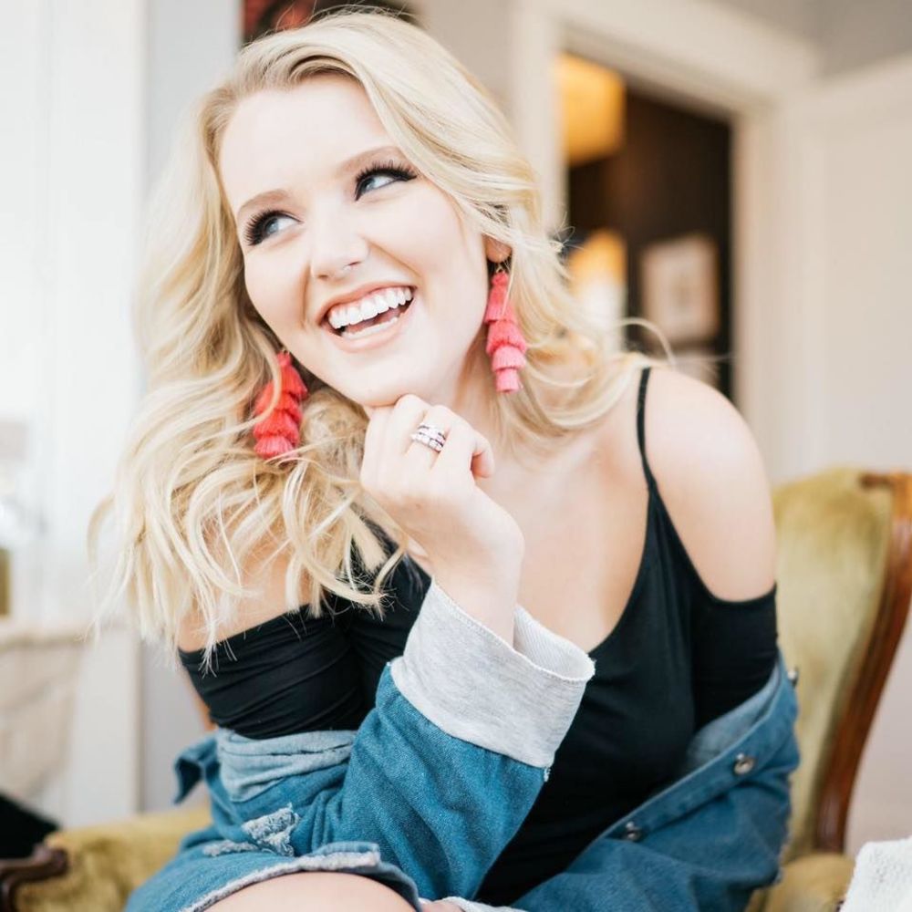 Meet your Posher, Abby